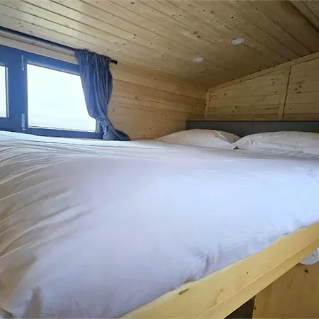 Intermezzo X By Tiny Away Semesterbostad *